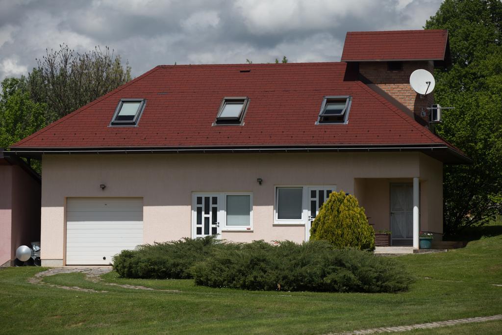 Apartment Oreskovic Otočac Exterior foto