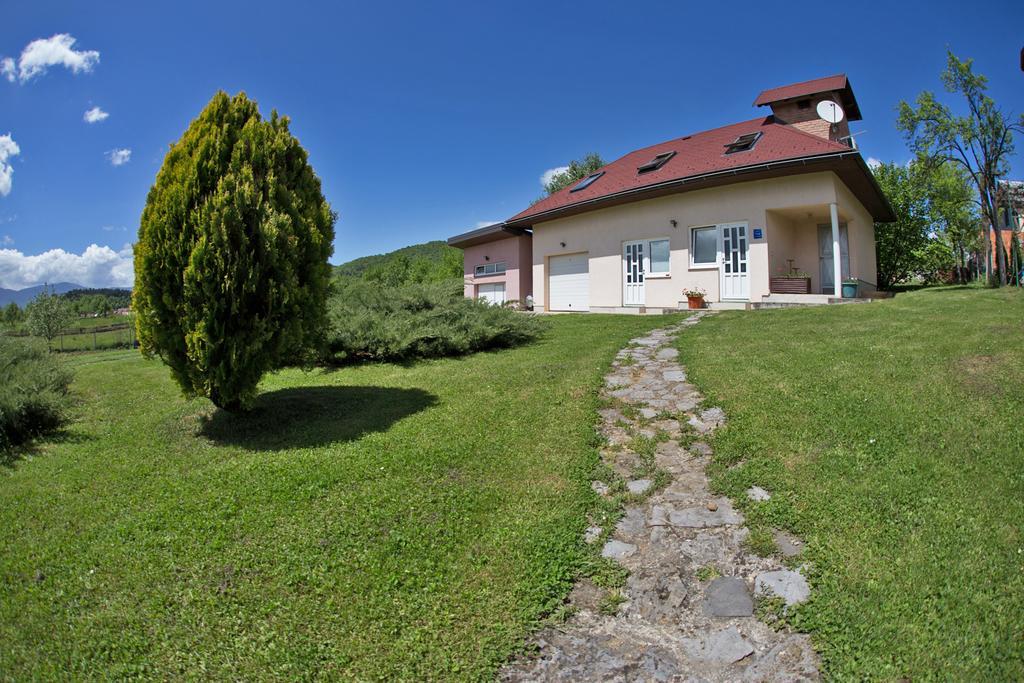 Apartment Oreskovic Otočac Exterior foto