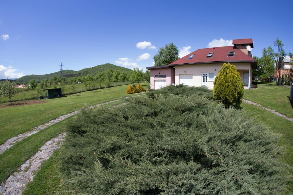 Apartment Oreskovic Otočac Exterior foto