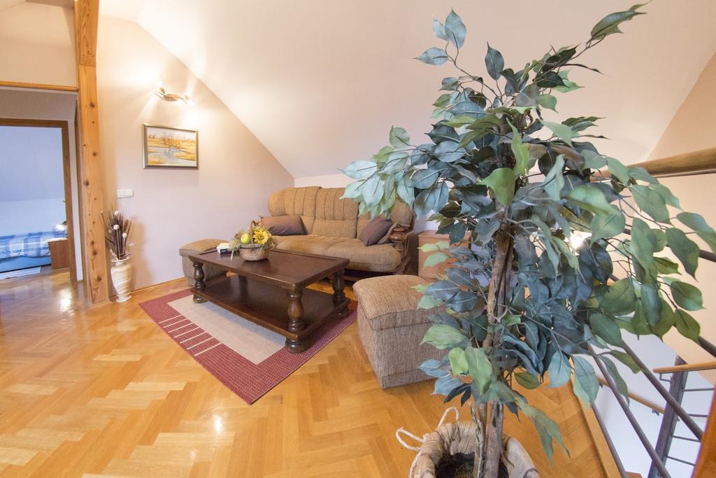 Apartment Oreskovic Otočac Exterior foto